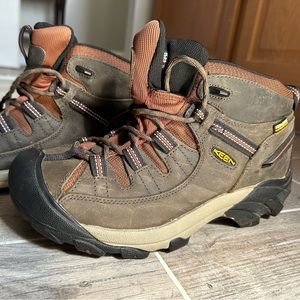 KEEN Target II Mid Waterproof Men’s Hiking Boots - US 8.5